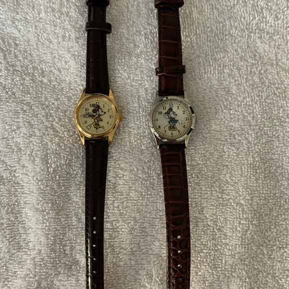 Set of Disney Watches New withour tags. Batteries must be replaced - Picture 2 of 5